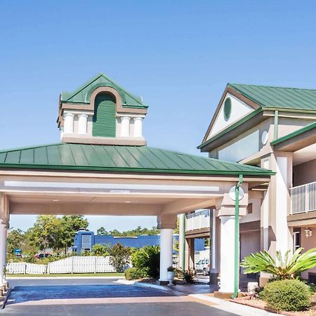 ซูเปอร์ 8 บาย วินด์แฮม มาเรียนนา Hotel ภายนอก รูปภาพ